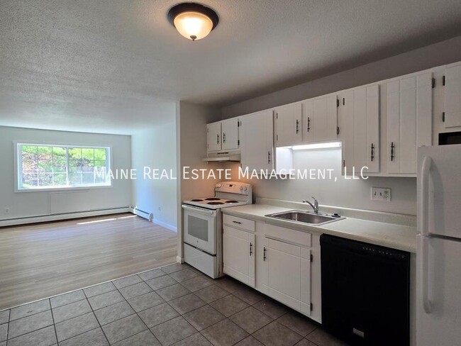 10 Tall Pines Dr