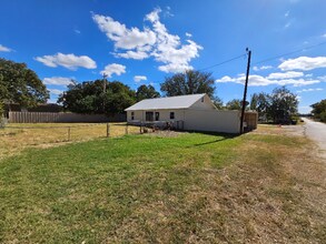 613 Marlin St in Clyde, TX - Foto de edificio - Building Photo
