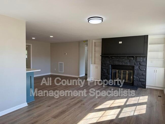 1055 Motley Rd in Hopkins, SC - Building Photo - Building Photo