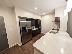 1245 Adams St in Boston, MA - Building Photo - Building Photo