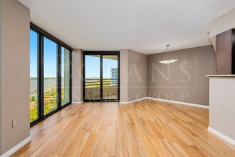 1 Oceans West Blvd in Daytona Beach Shores, FL - Building Photo - Building Photo