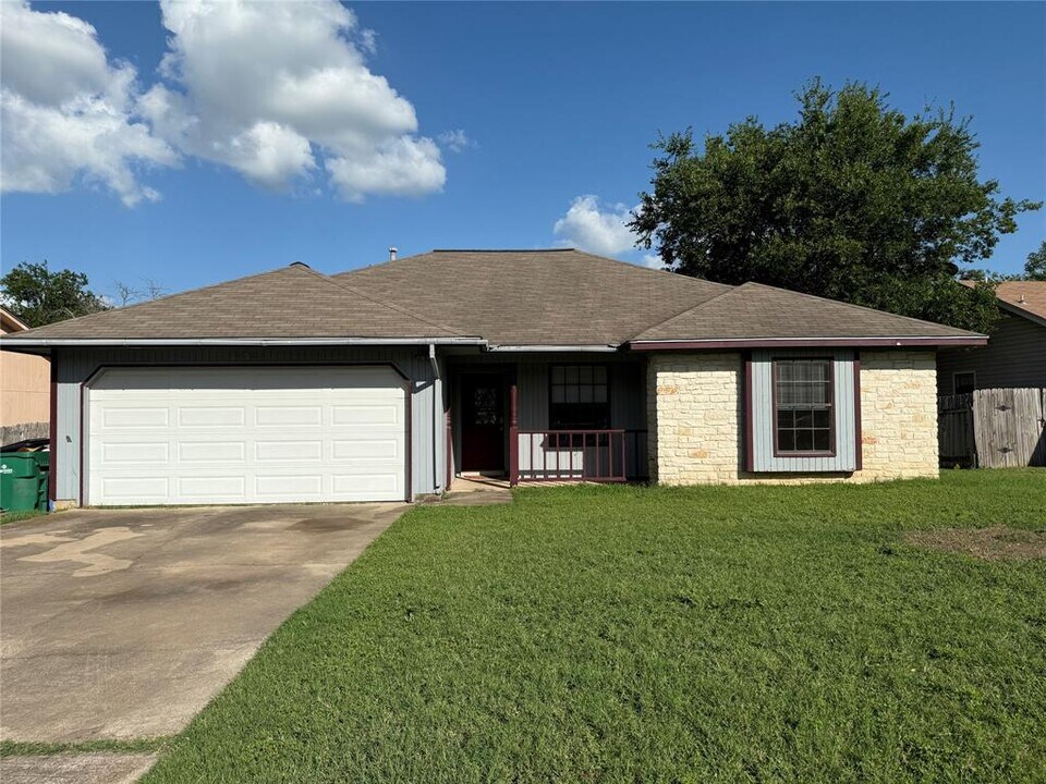 16307 Framingham Cir in Pflugerville, TX - Building Photo