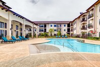 Laurel at Vintage Park Apartments in Tomball, TX - Foto de edificio - Building Photo