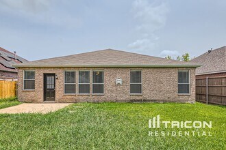 10613 Lansdowne Ln in Rowlett, TX - Building Photo - Building Photo