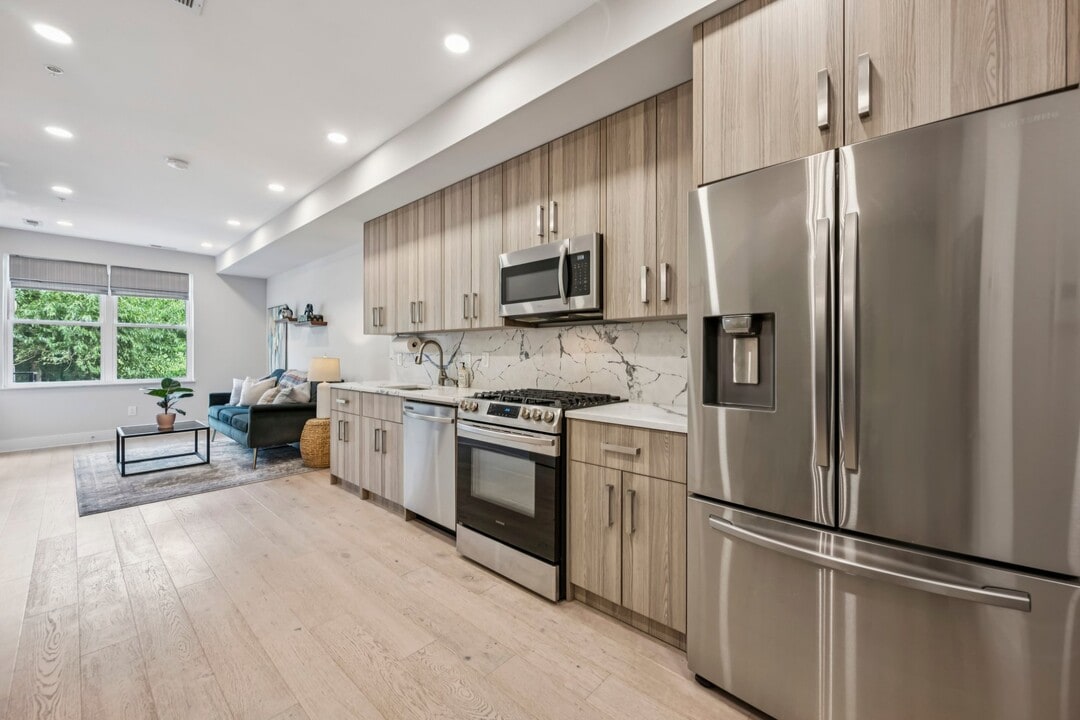 1519 K St SE, Unit 201 in Washington, DC - Foto de edificio