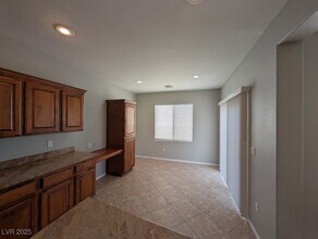 8560 Barkeria Ct in Las Vegas, NV - Building Photo - Building Photo