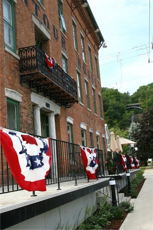 property at 401 W Main St