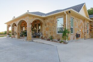 21404 Lonesome Ct in Leander, TX - Building Photo