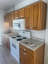 75 North St, Unit 2 in Shrewsbury, MA - Building Photo - Building Photo