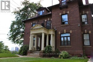 646 Broadview Ave in Toronto, ON - Building Photo