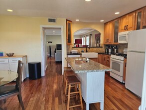 700 W Walnut Ave in Orange, CA - Building Photo - Building Photo