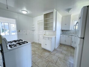 105 W Curtis St in Salinas, CA - Building Photo - Building Photo