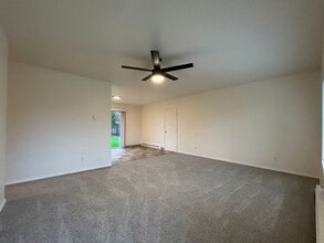 2005 SW 198th Ave in Beaverton, OR - Building Photo - Building Photo