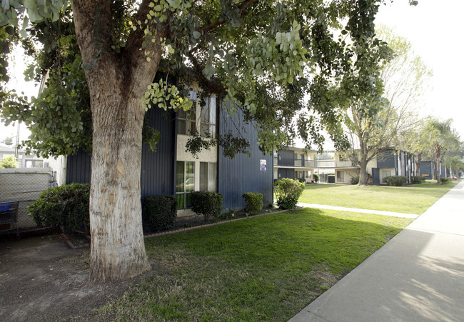 Casa Bonita in Pomona, CA - Building Photo - Building Photo