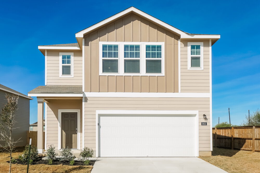 5831 Texas Palm Dr in Converse, TX - Building Photo