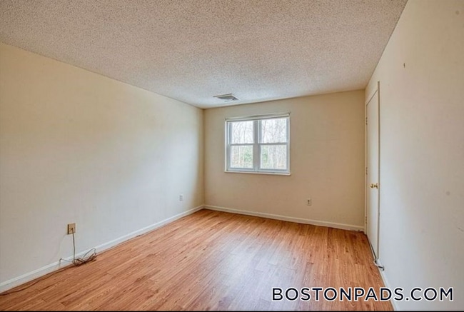 35 Longworth Ave