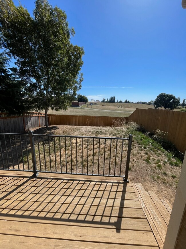 202 SE 7th St in Sublimity, OR - Building Photo - Building Photo