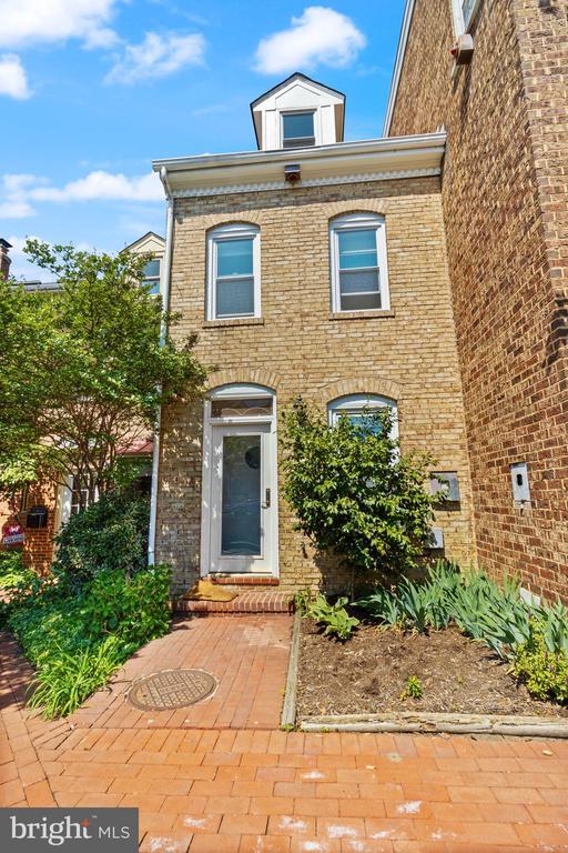 911 Oronoco St in Alexandria, VA - Building Photo - Building Photo