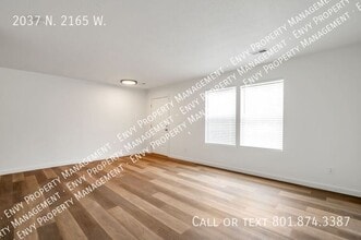 2037 N 2165 W in Clinton, UT - Building Photo - Building Photo