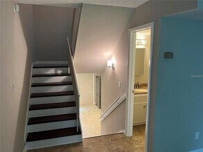 4319 La Riviera Ct in Tampa, FL - Building Photo - Building Photo