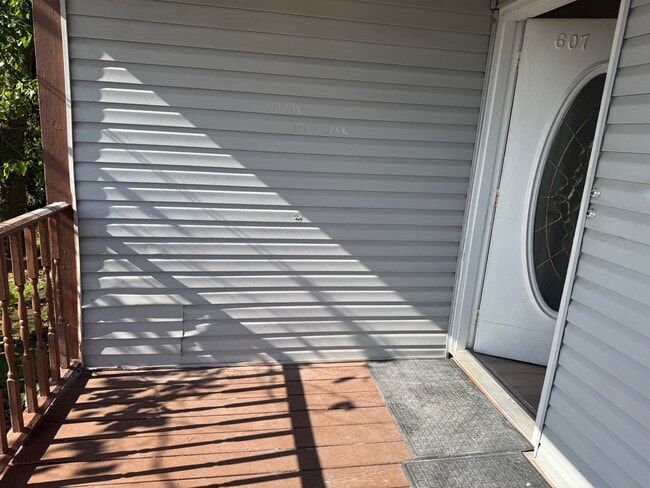 607 Lincoln Hwy in Iselin, NJ - Building Photo - Building Photo