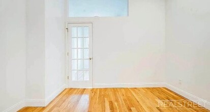 Wyckoff Avenue, Unit 2R in Brooklyn, NY - Building Photo - Building Photo