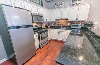 1133 W. 9th Street in Cleveland, OH - Building Photo - Building Photo