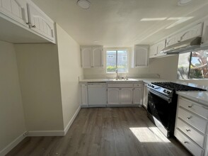 2212 Ruhland Ave, Unit B in Redondo Beach, CA - Building Photo - Building Photo