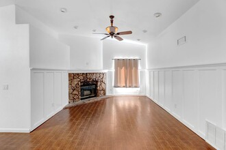 12015 Suzanne Dr in Fontana, CA - Building Photo - Building Photo