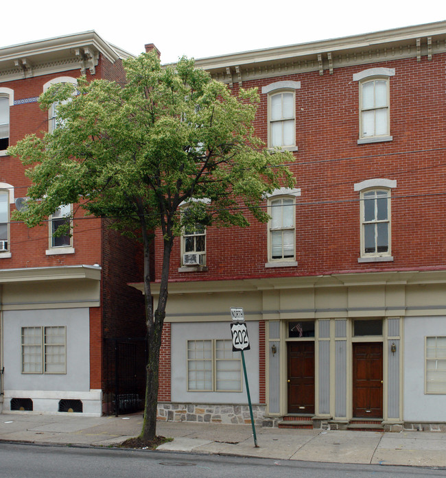 602 Dekalb St in Norristown, PA - Building Photo - Building Photo