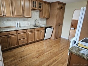 44-46-46 Hoyt St in Danbury, CT - Building Photo - Building Photo