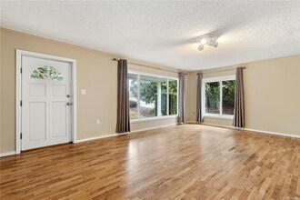 5459 Hannegan Rd in Bellingham, WA - Building Photo - Building Photo