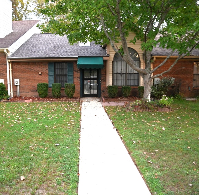 property at 1249 Magnolia Pl