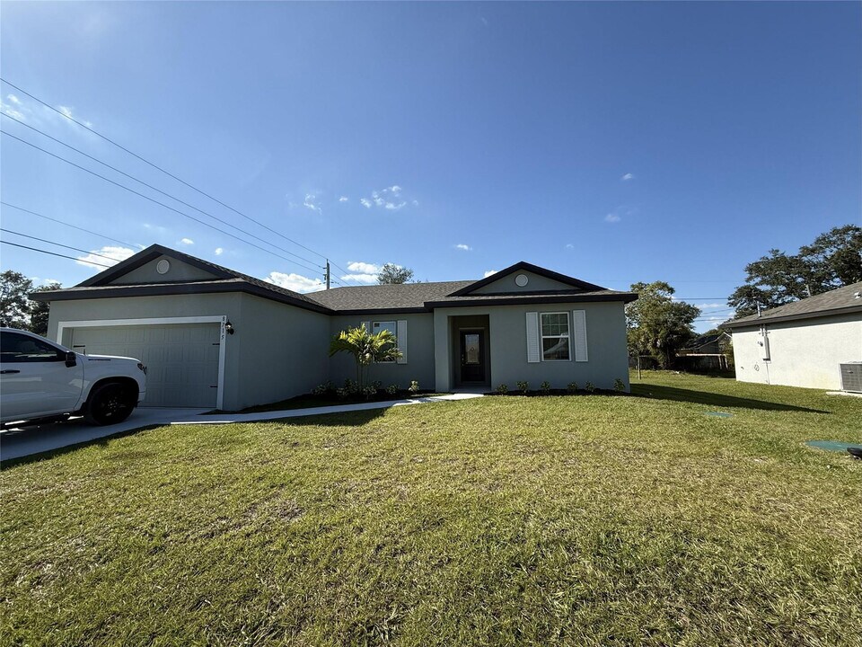 8715 98th Ct in Vero Beach, FL - Building Photo