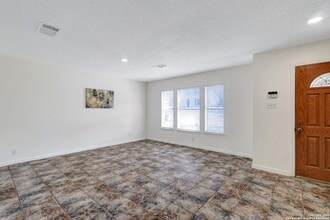 10206 Windstone Creek, Unit 288 Taft Court Apt 18 in San Antonio, TX - Building Photo - Building Photo