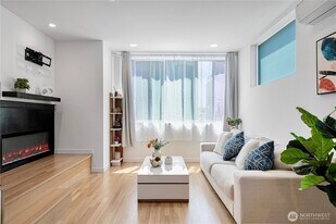 2620 NW 62nd St in Seattle, WA - Building Photo