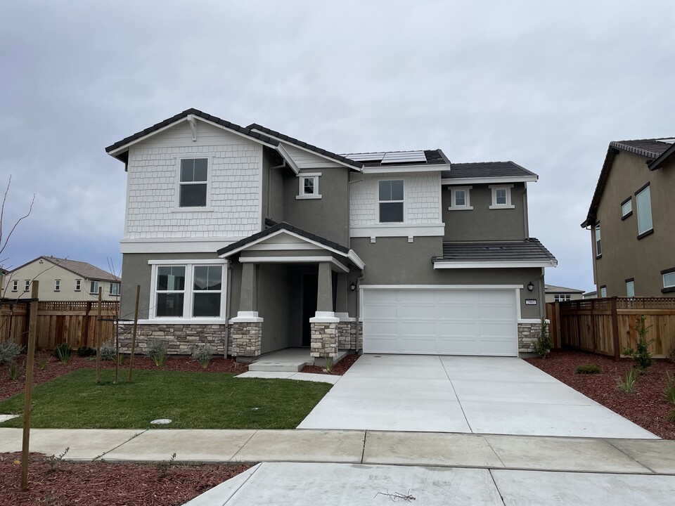 2961 Macabee Dr in Lathrop, CA - Building Photo