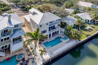 214 16th Ave in Indian Rocks Beach, FL - Building Photo - Building Photo
