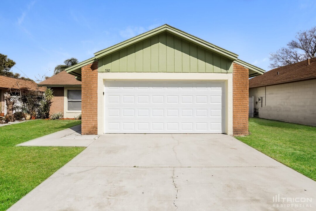 5321 Jade St in Kissimmee, FL - Building Photo