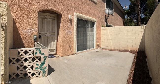 8416 Stoney Bluff Ave in Las Vegas, NV - Building Photo - Building Photo