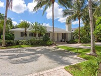 206 1st Ave N in Naples, FL - Building Photo - Building Photo