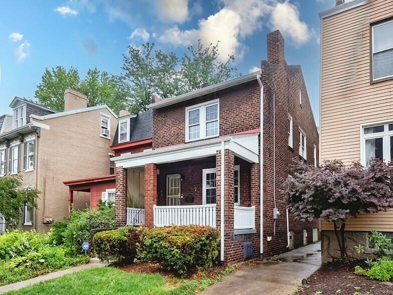 5519 Howe St in Pittsburgh, PA - Building Photo