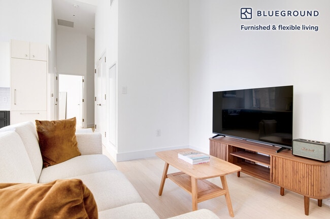 30 Morningside Dr in New York, NY - Foto de edificio - Building Photo