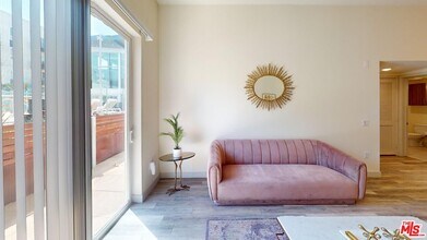 950 E 3rd St in Los Angeles, CA - Foto de edificio - Building Photo