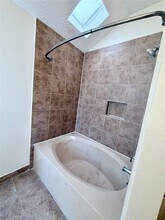 9327 Westacre Pl in Houston, TX - Building Photo - Building Photo