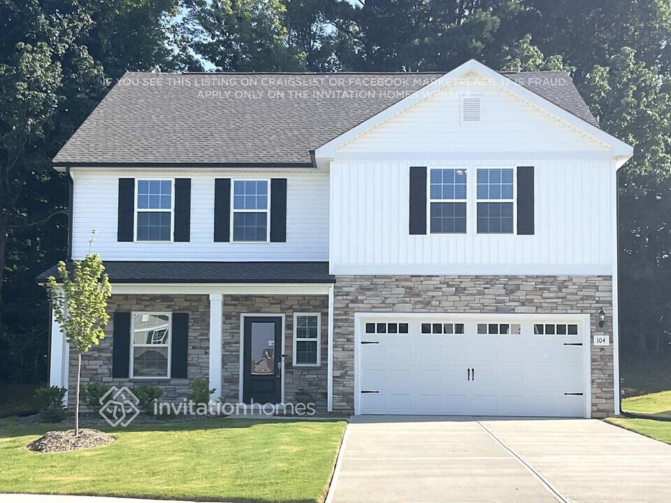104 Wilderness Ct in Mebane, NC - Building Photo