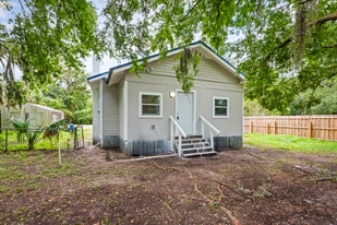 48 Kirk Rd in Jacksonville, FL - Building Photo