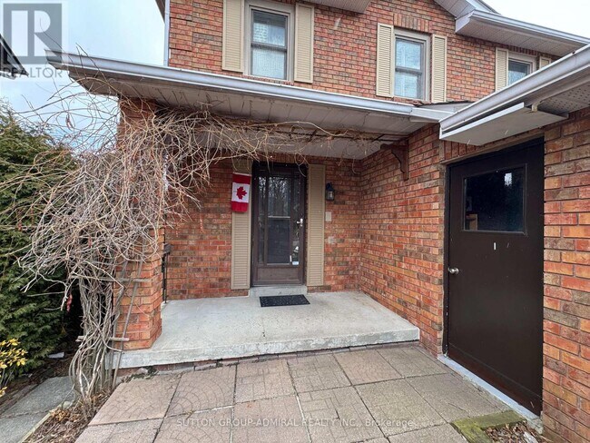 27 Dawson Crescent in Aurora, ON - Building Photo - Building Photo