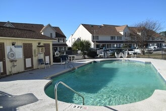 510 Fairwood Lakes Dr in Myrtle Beach, SC - Foto de edificio - Building Photo