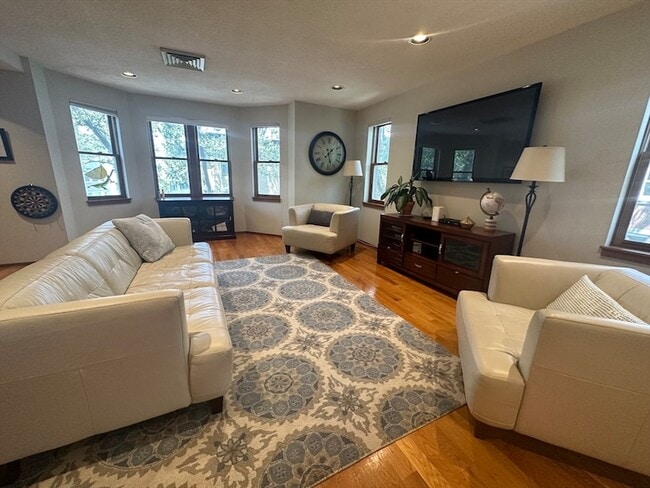 30 Parkman St, Unit 4 in Brookline, MA - Building Photo - Building Photo